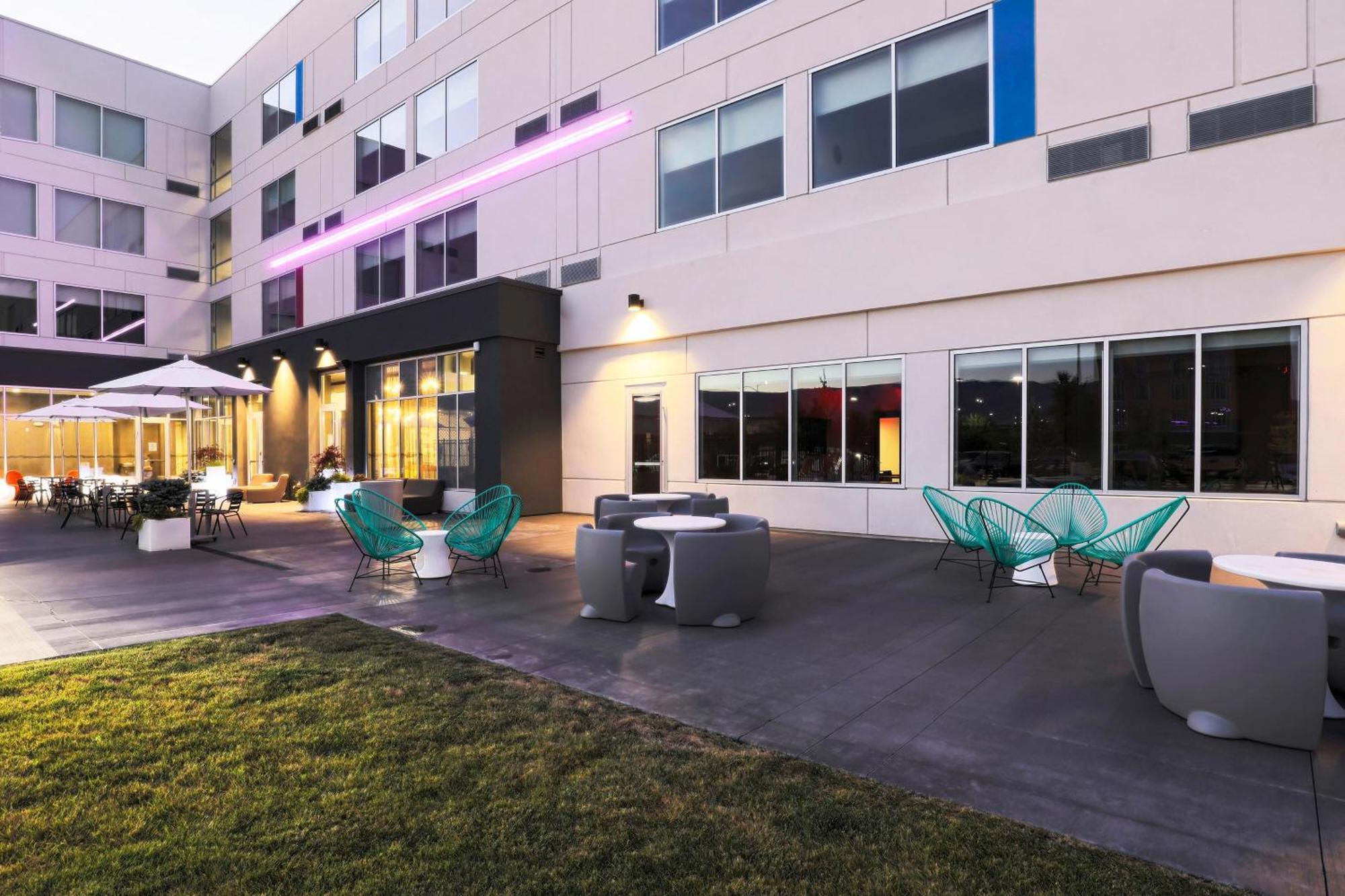 Aloft Reno Tahoe International Airport Exterior foto
